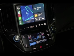 Cosmo Toyota Crown draadloze Carplay demo